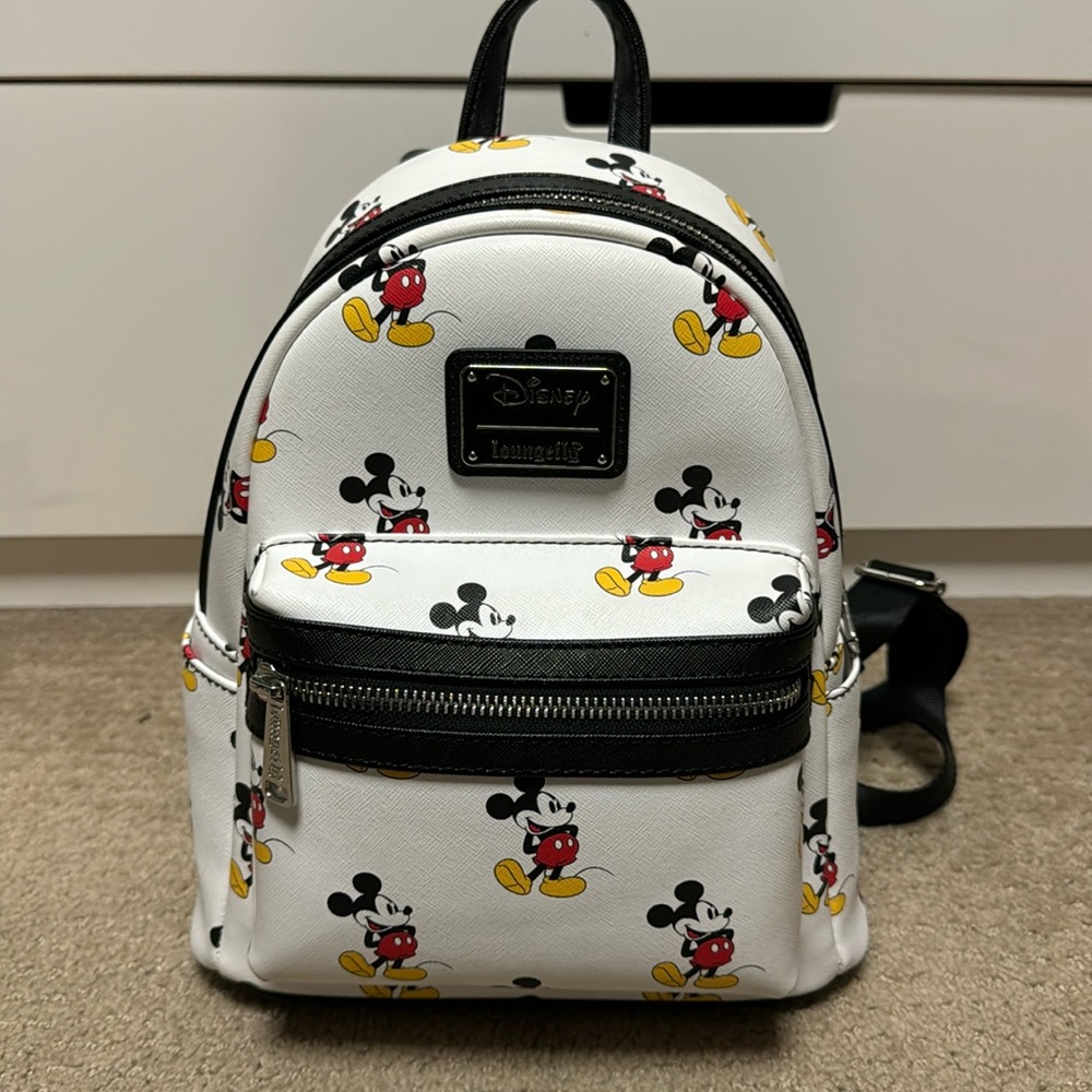 Perfect condition Disney lounge fly backpack